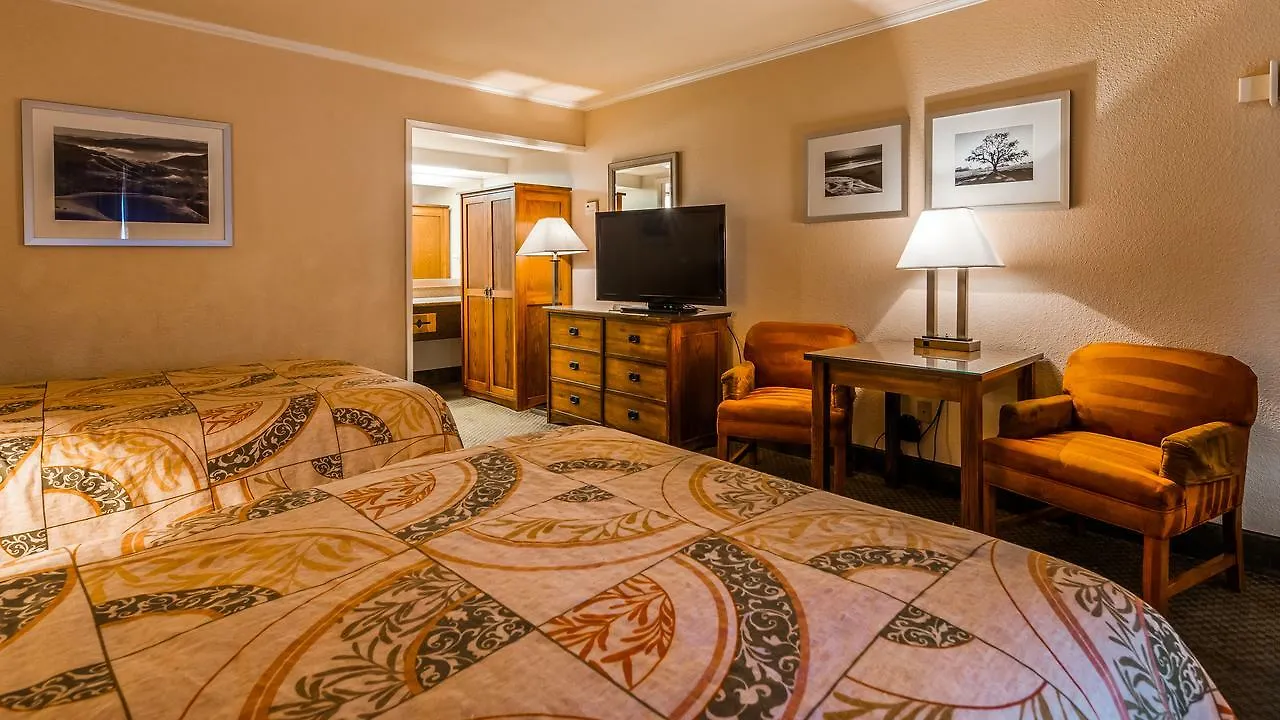 Station House Inn South Lake Tahoe, By Oliver